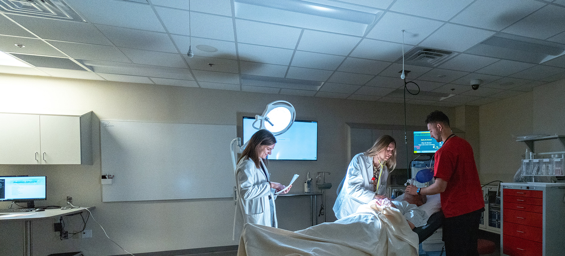 Students in simulation lab at SSOM Sioux Falls