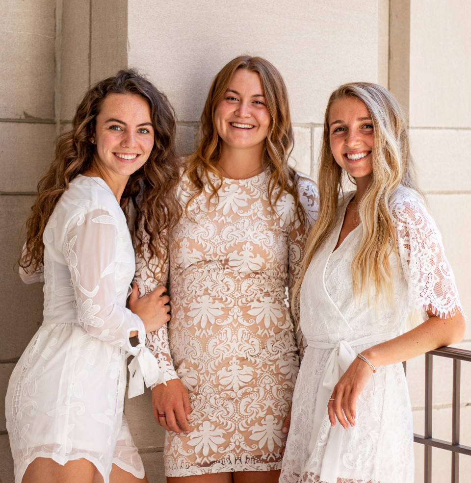 Three USD students of Fomeno