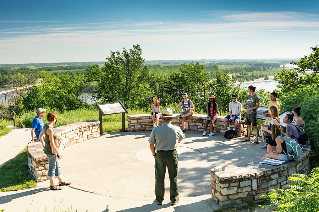 Sustainability class on Missouri River