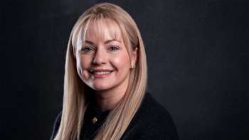 Caitlin Hoeffner, J.D. ’25, poses for her headshot.