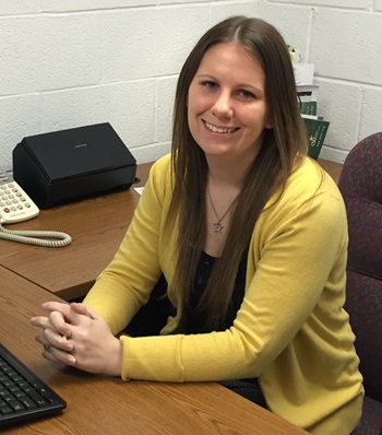 Success story Tara Jones smiling.